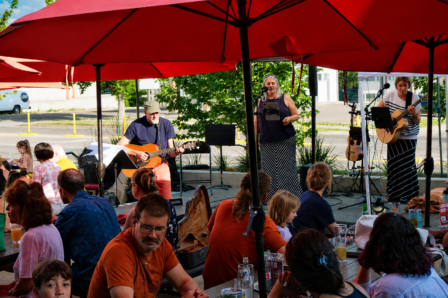Les Catherines live